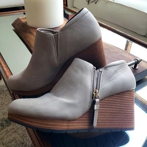 NEW NEVER WORN Dr Scholls booties